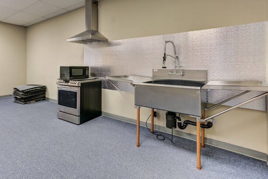 More Photos Of 871 Cotting Ct, Vacaville Warehouse For Lease