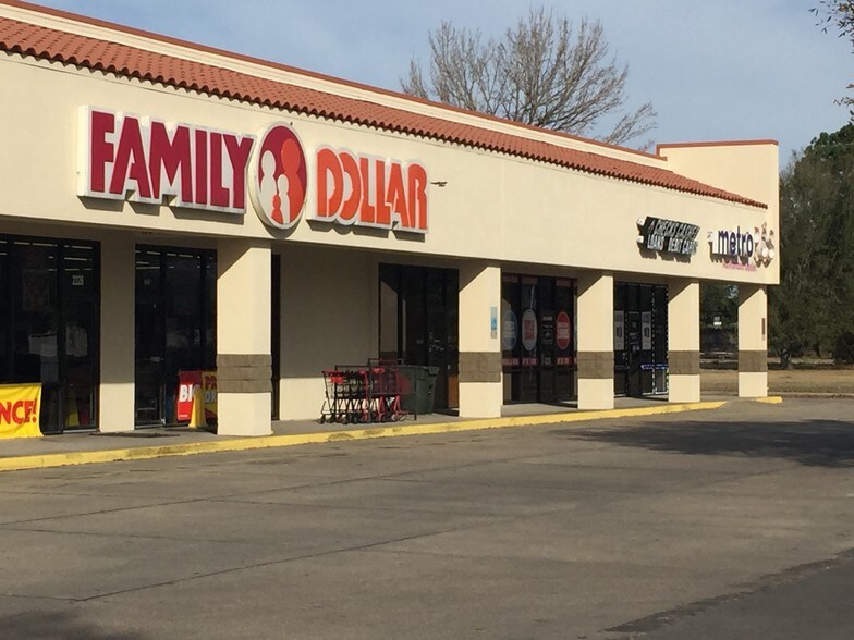 More Photos Of 2220-2252 Ambassador Caffery Pky, Lafayette Supermarket For Lease