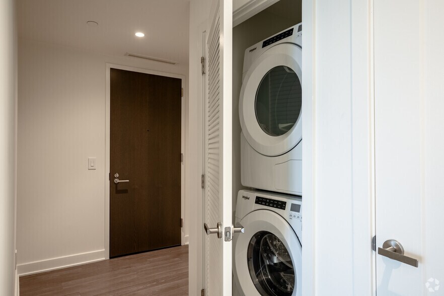 More Photos Of 1000 S Capitol St SE, Washington Apartments For Lease