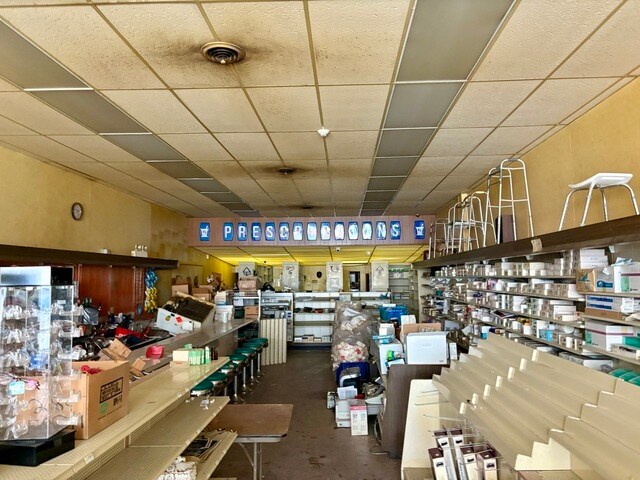 More Photos Of 217 E Court St, Kankakee General Retail For Sale