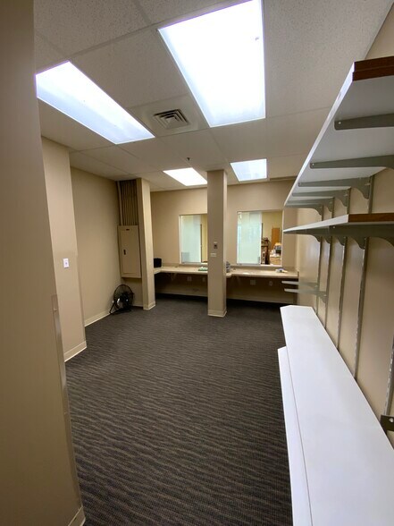 More Photos Of 3436-3500 Granite Cir, Toledo Medical For Lease