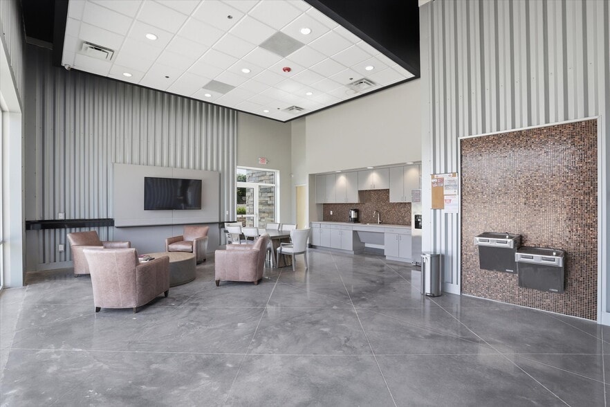 More Photos Of 6767 All Stars Ave, Frisco Showroom For Sale