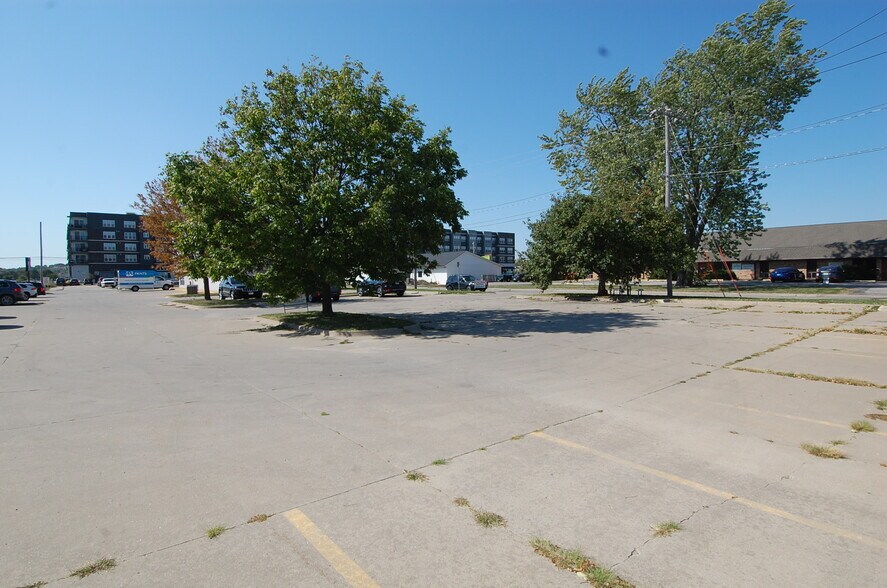 More Photos Of 1210 S Gilbert St, Iowa City Office For Lease