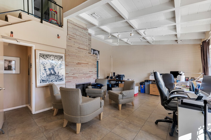 More Photos Of 4110 W Burbank Blvd, Burbank Office Residential For Sale