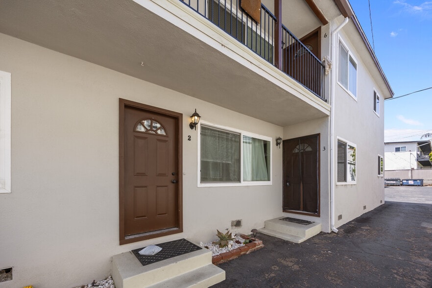 More Photos Of 1629 E Maple Ave, El Segundo Apartments For Sale