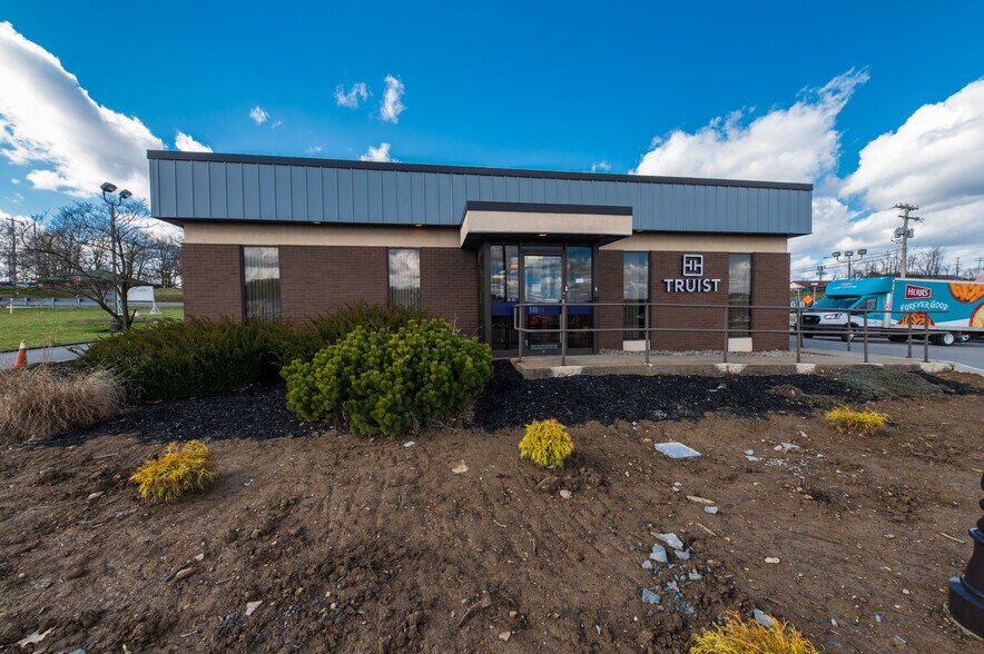 More Photos Of 2669 White Hall Blvd, Fairmont Bank For Sale