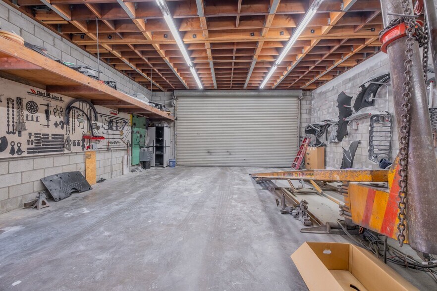 More Photos Of 1104 S Victory Blvd, Burbank Auto Repair For Sale