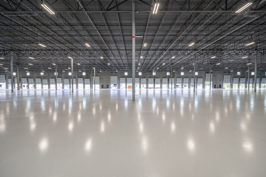 More Photos Of 2280 Lane Ave N, Jacksonville Unknown For Lease