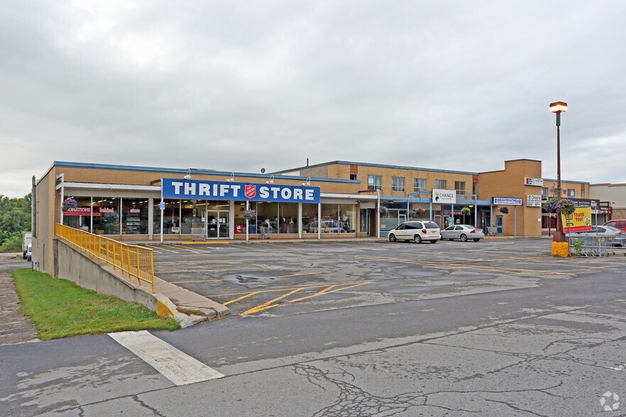 More Photos Of 18-49 Chambers St, Smiths Falls General Retail For Lease