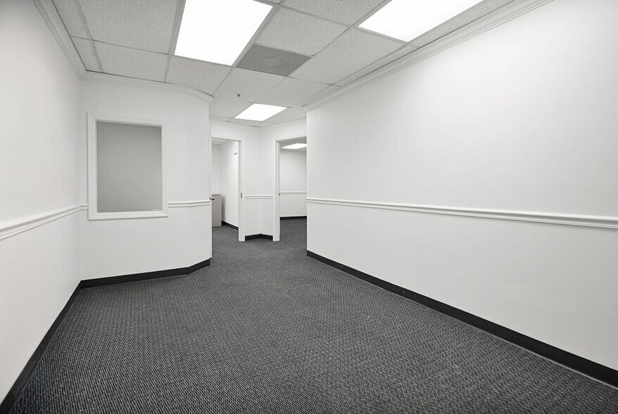 More Photos Of 2691 E Oakland Park Blvd, Fort Lauderdale Office Residential For Lease
