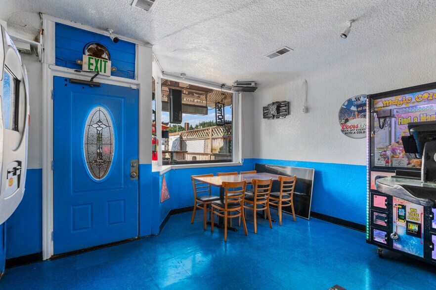 More Photos Of 8630 271st St, Stanwood Storefront For Sale