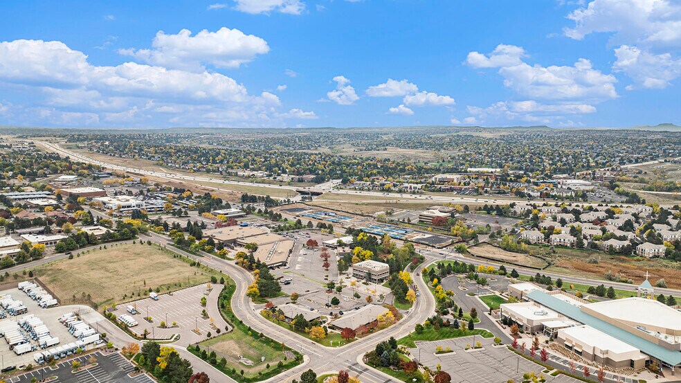 More Photos Of 221 W County Line Rd, Littleton Freestanding For Lease