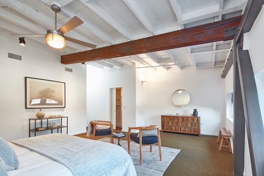 More Photos Of 2100 Abbot Kinney Blvd, Venice Office For Lease