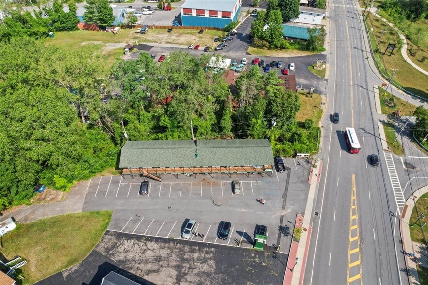 More Photos Of 5 Canada St, Lake George Hotel For Sale