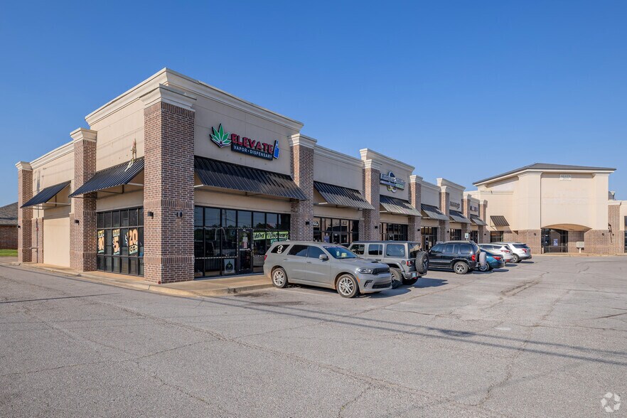 More Photos Of 8000-8022 NW 39th Expressway, Bethany Freestanding For Lease