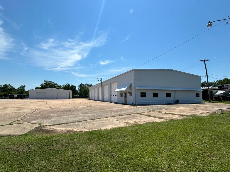 More Photos Of 246-248 N Pearson Rd, Jackson Warehouse For Lease