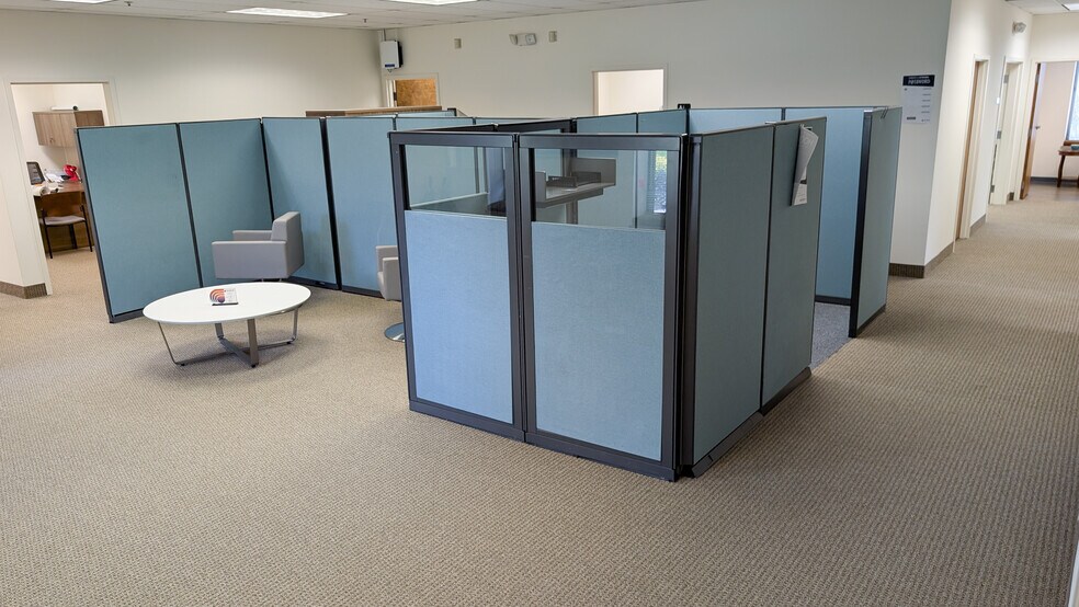 More Photos Of 20 Research Pky, Old Saybrook Light Manufacturing For Lease