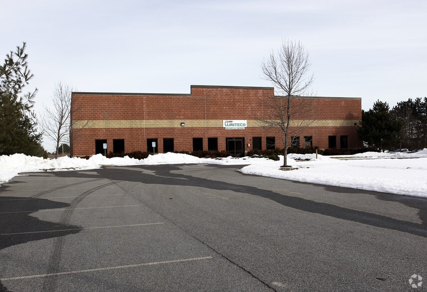 More Photos Of 18 Saratoga Blvd, Devens Manufacturing For Sale