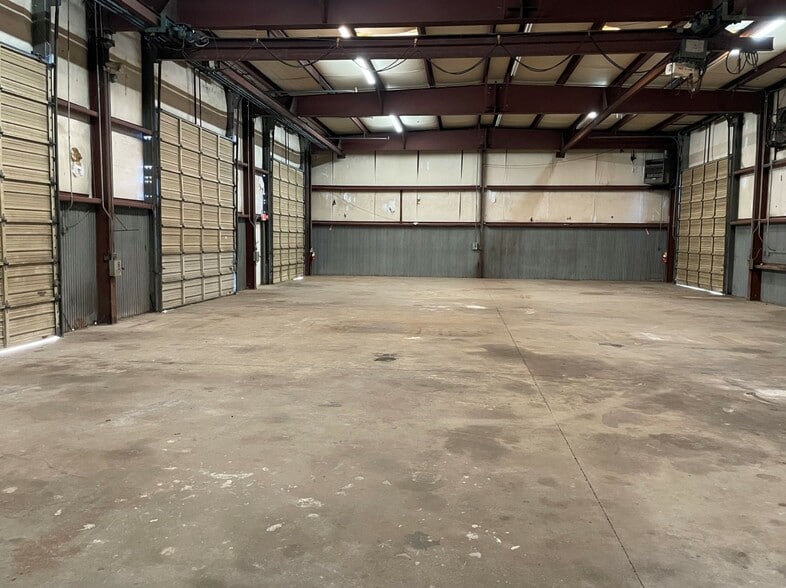 More Photos Of 3267 Bachelor St, Atlanta Warehouse For Lease