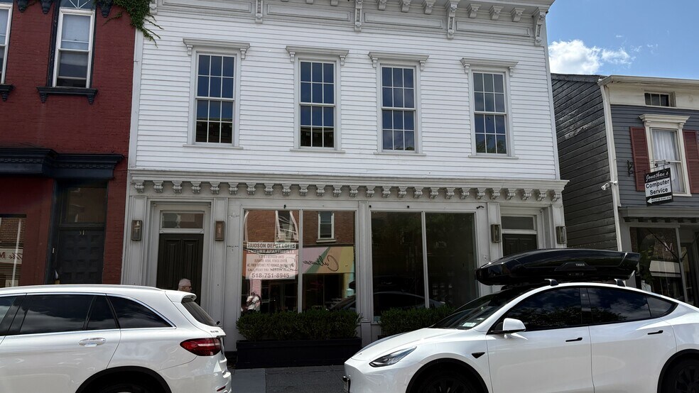 More Photos Of 317 Warren St, Hudson Storefront Retail Residential For Lease