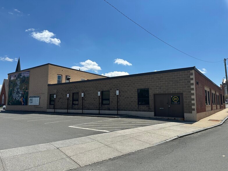 More Photos Of 50 Pearl St, Pittsfield Office For Lease