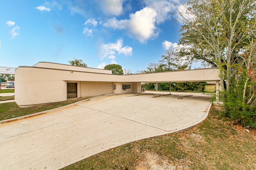 More Photos Of 724 Avenue F, Bogalusa Office For Sale