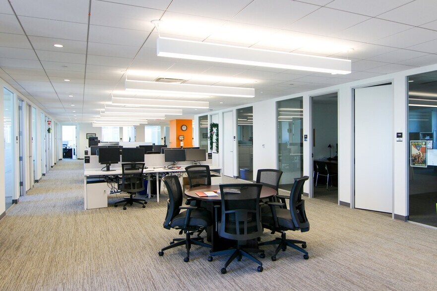 More Photos Of 1275 1st St NE, Washington Office For Lease