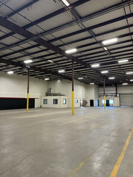 More Photos Of 5405 E Home Ave, Fresno Warehouse For Lease