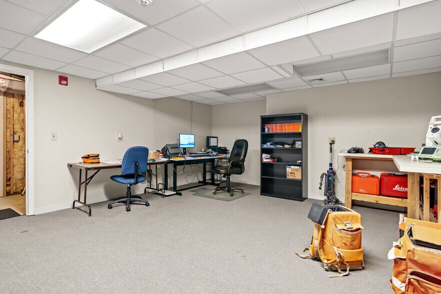 More Photos Of 15 Garden Rd, Plaistow Office For Sale