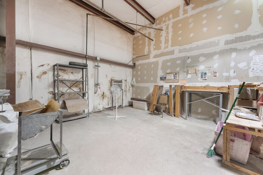 More Photos Of 480 Pat Ave, Overton Industrial For Sale