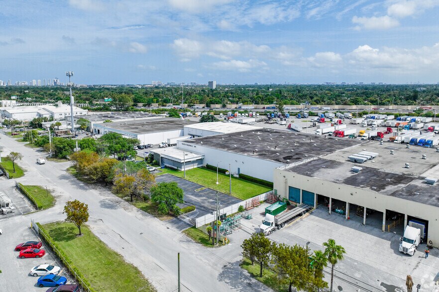 More Photos Of 50 NE 179th St, Miami Manufacturing For Lease