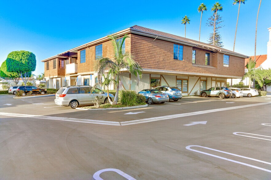 More Photos Of 750 E Chapman Ave, Orange Office Residential For Lease