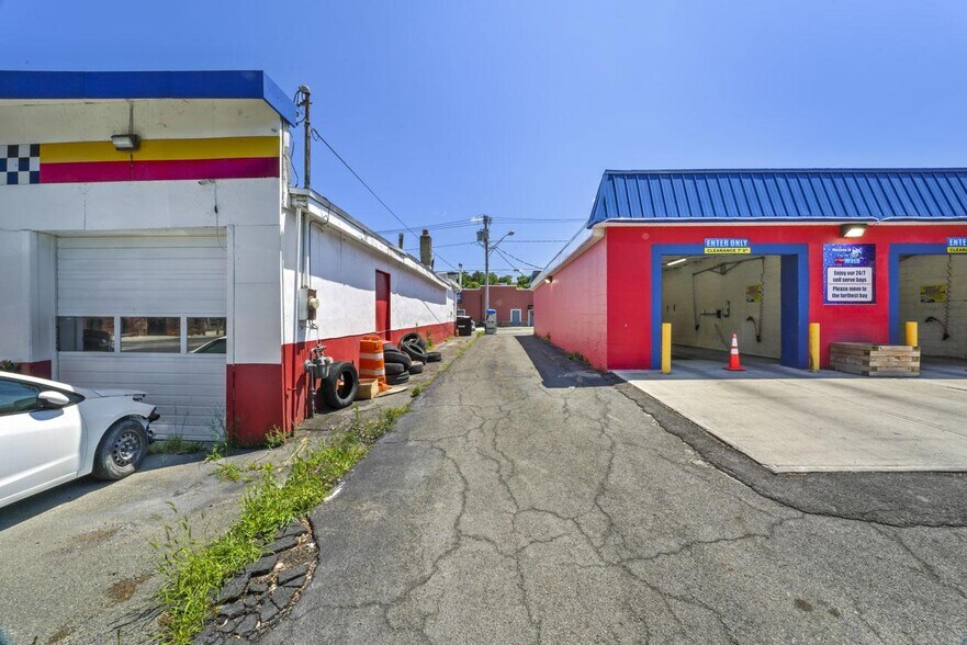 More Photos Of 690-696 River St, Troy Freestanding For Sale