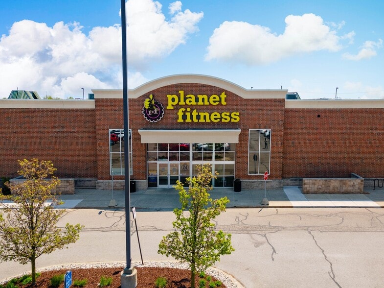 More Photos Of 50700-50870 Gratiot Ave, Chesterfield Unknown For Lease