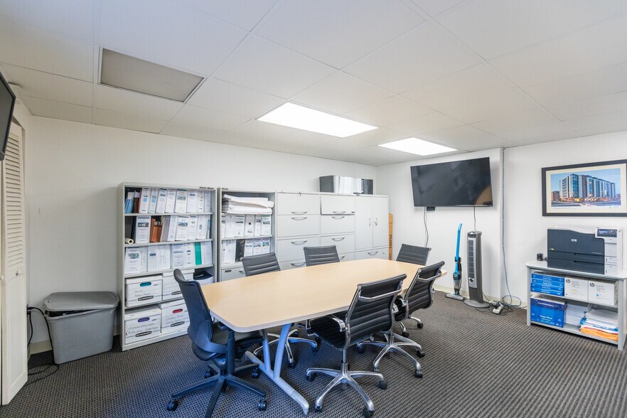 More Photos Of 1330 New Hampshire Ave NW, Washington Apartments For Sale