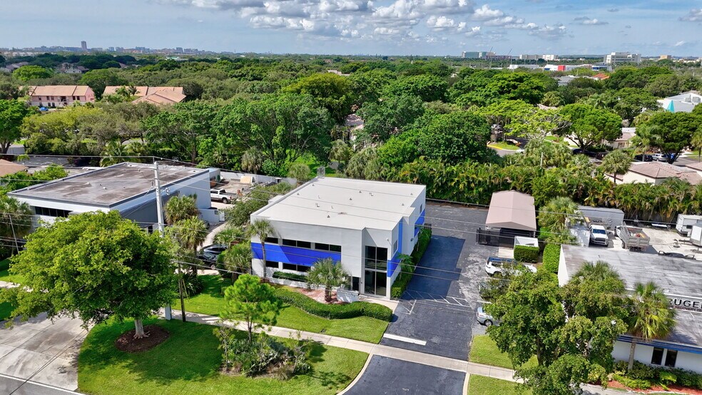 More Photos Of 442 NW 35th St, Boca Raton Office For Sale