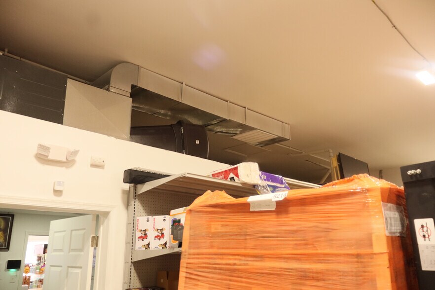 More Photos Of 515 Williamstown Rd, Sicklerville Storefront For Sale