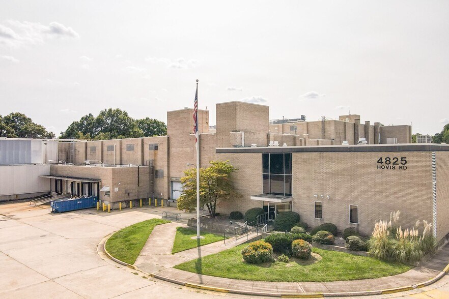 More Photos Of 4825 Hovis Rd, Charlotte Warehouse For Lease