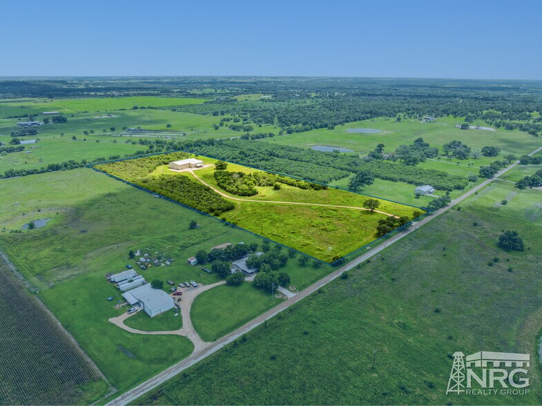 More Photos Of 851 Bordovsky Rd, La Grange Warehouse For Lease