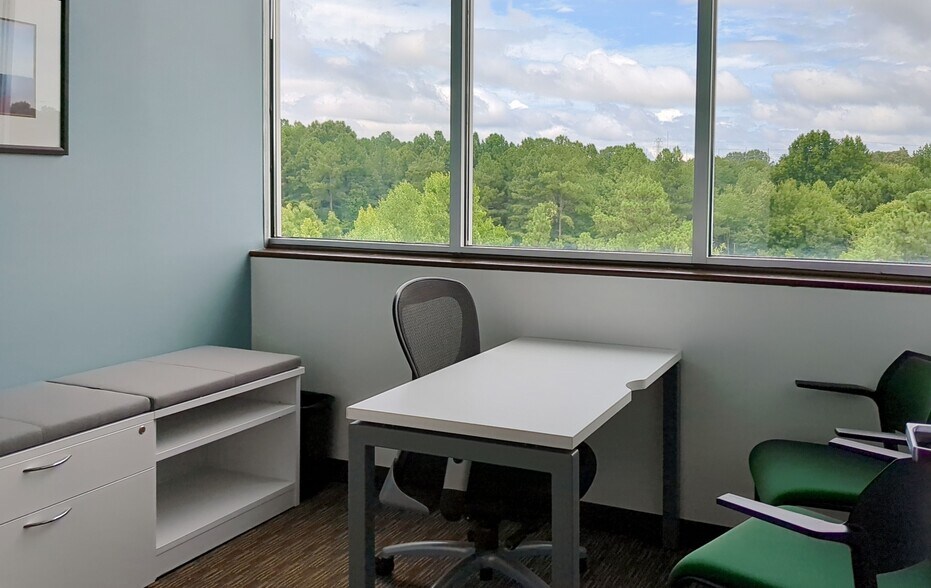 More Photos Of 603-690 Saint George Square Ct, Winston-Salem Coworking Space