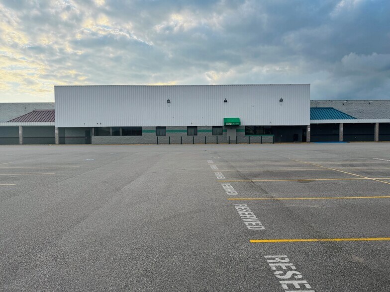 Primary Photo Of 122 Hills Plz, Charleston Office For Lease