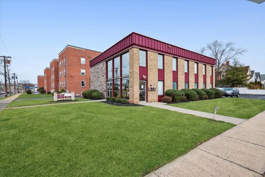 More Photos Of 1 Eastern Ave, Somerville Office For Sale