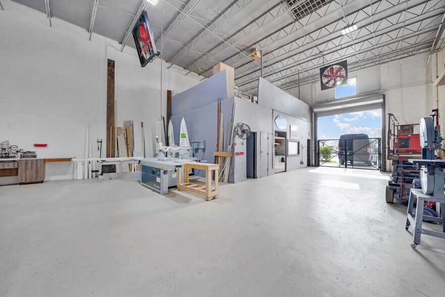 More Photos Of 3141 NW 40th St, Miami Warehouse For Sale