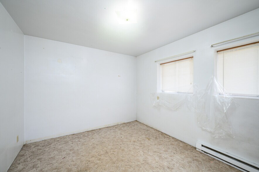 More Photos Of 229 E Monroe St, Carlton Apartments For Sale