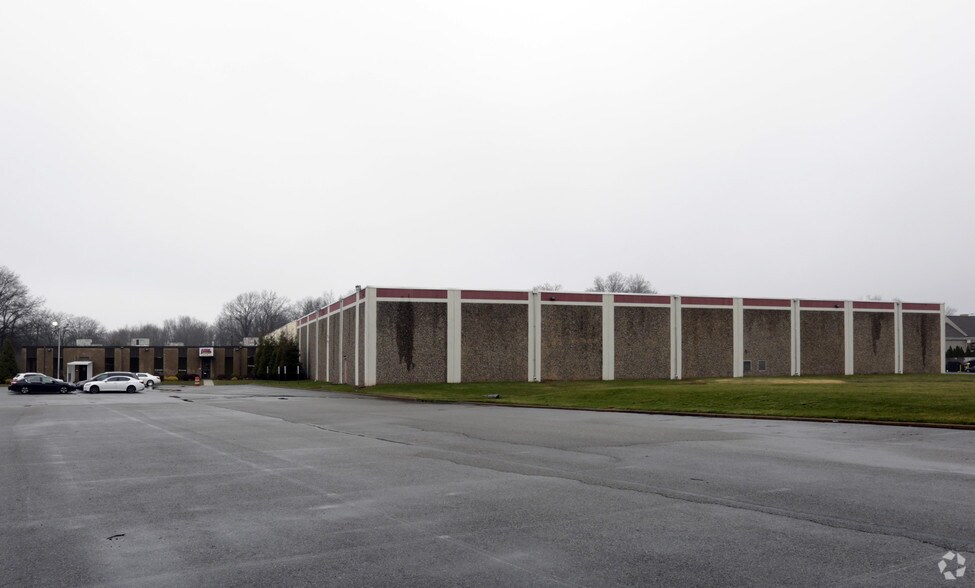 More Photos Of 245 Belmont Dr, Somerset Warehouse For Lease