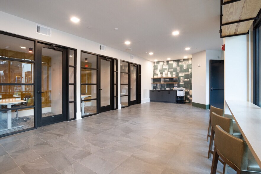 More Photos Of 930 W Mallard Creek Church Rd, Charlotte Apartments For Lease