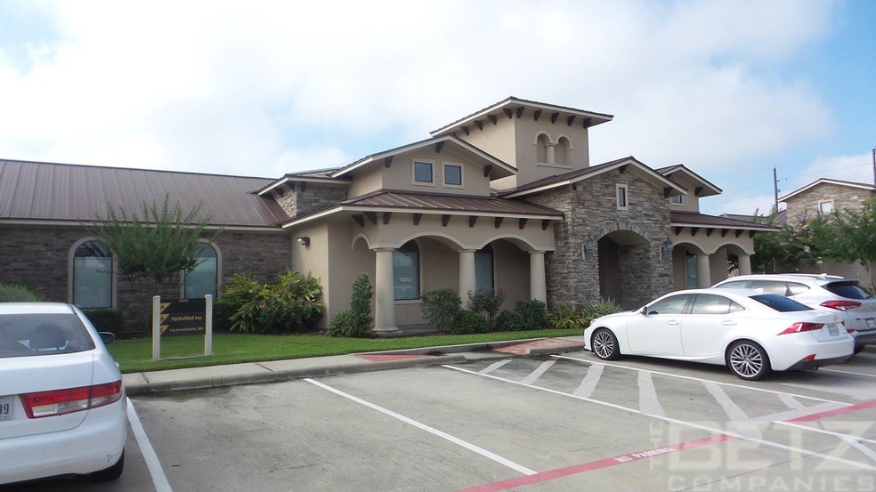 Primary Photo Of 12526 Cutten Rd, Houston Office For Sale