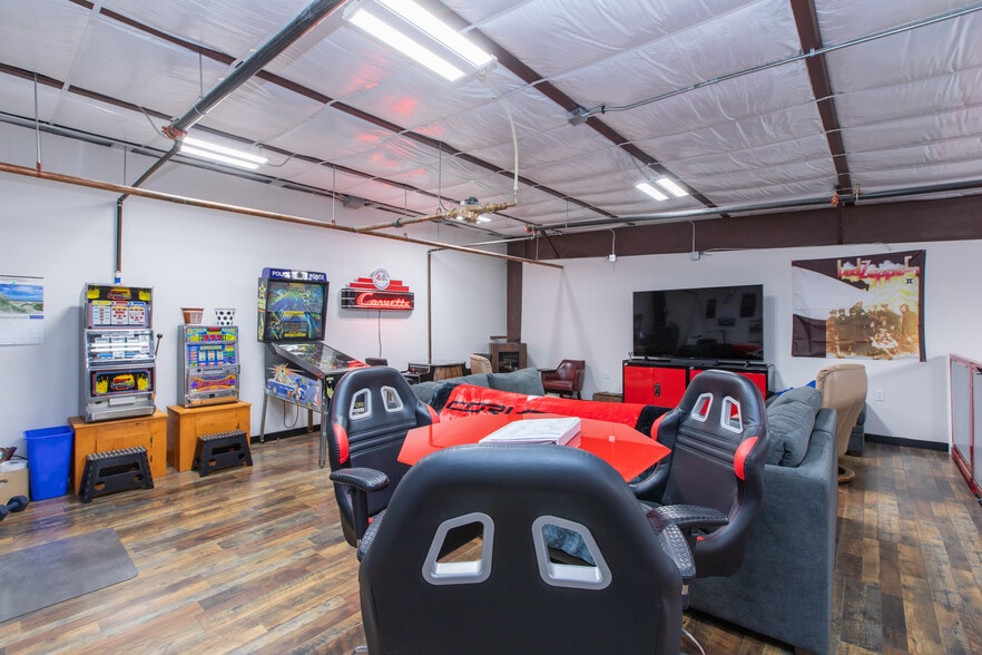 More Photos Of 450 E Willis #122, Chandler Self Storage For Sale