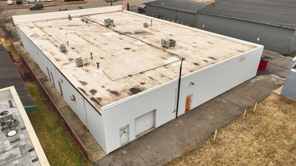 More Photos Of 3220 Bay Rd, Saginaw Storefront For Sale