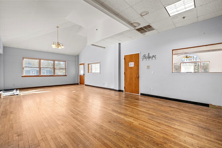 More Photos Of 24 Old Albany Post Rd, Croton-on-Hudson Medical For Lease